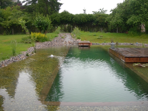 Piscine naturelle préfabriquée